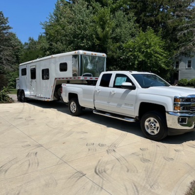 Discover the 2003 Horton Trailers GN172STL Gooseneck Horse Trailer—your ideal solution for safe and comfortable horse transportation! With durable construction, ample features, and a spacious design, this used trailer is perfect for equestrians of all levels. Explore specifications and expert guidance at [Pull Cargo Trailers] to find your perfect trailer today!